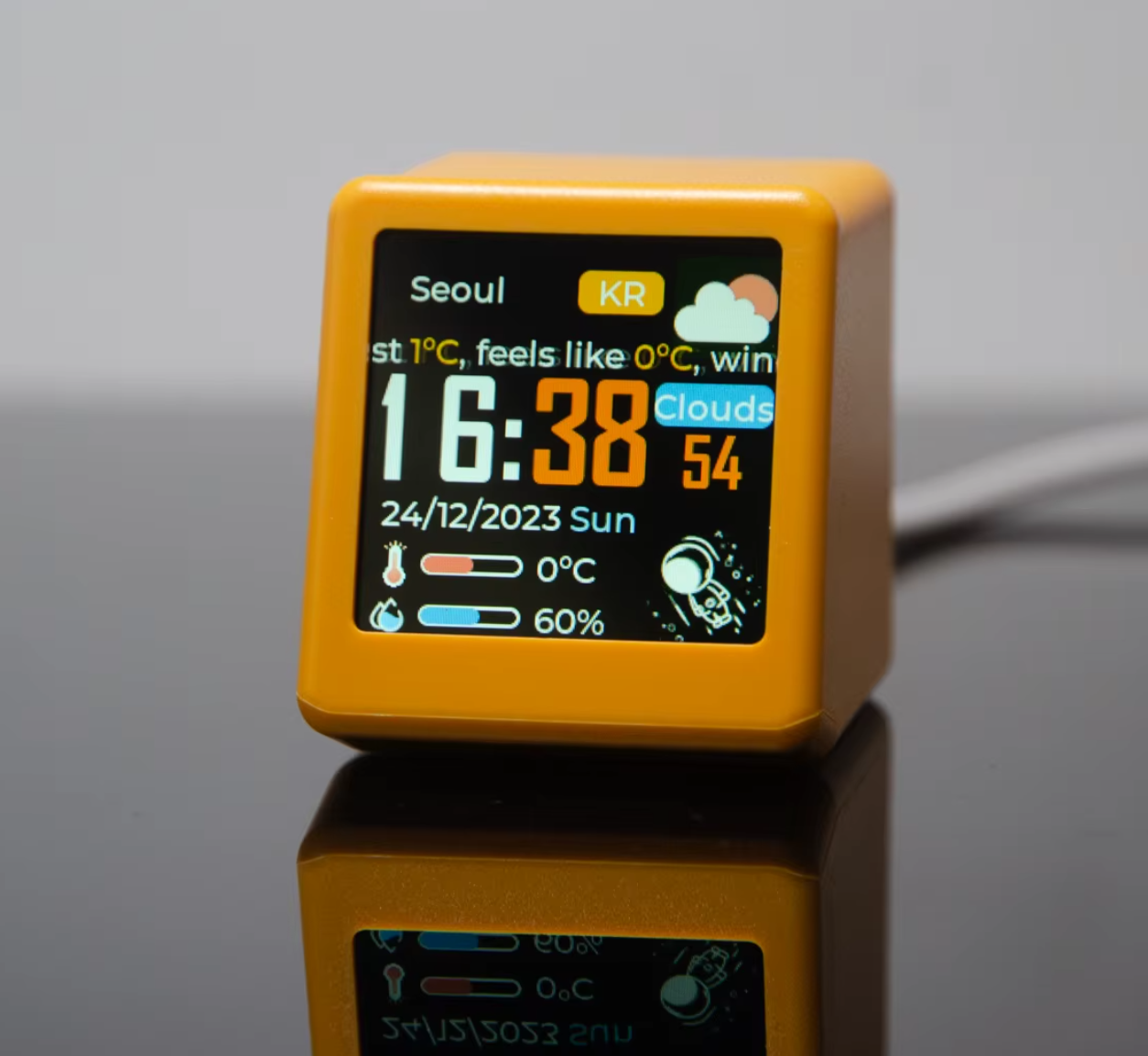 GeekMagic Ultra Smart WiFi Wetterstation Station Tischdekoration Bettuhr