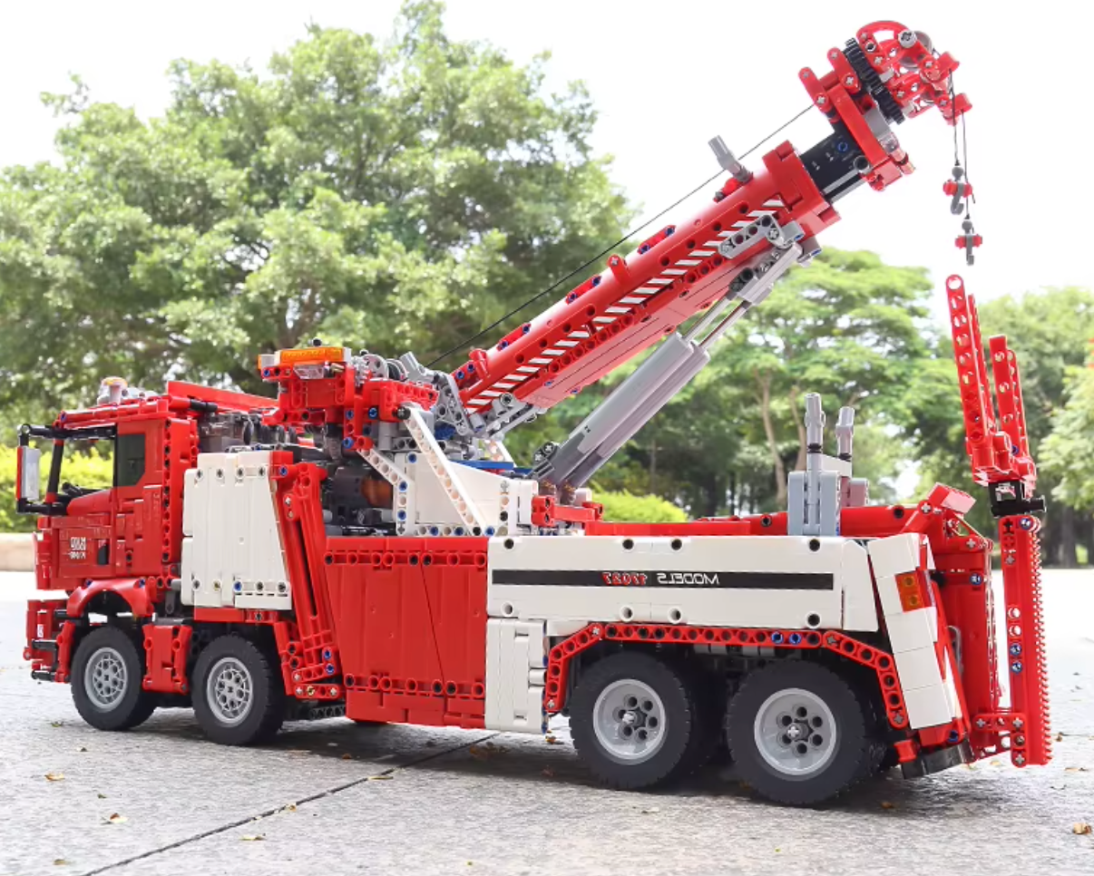 Mould King 17027 Ferngesteuertes RC Feuerwehrauto Rettungsauto 4883 Teile