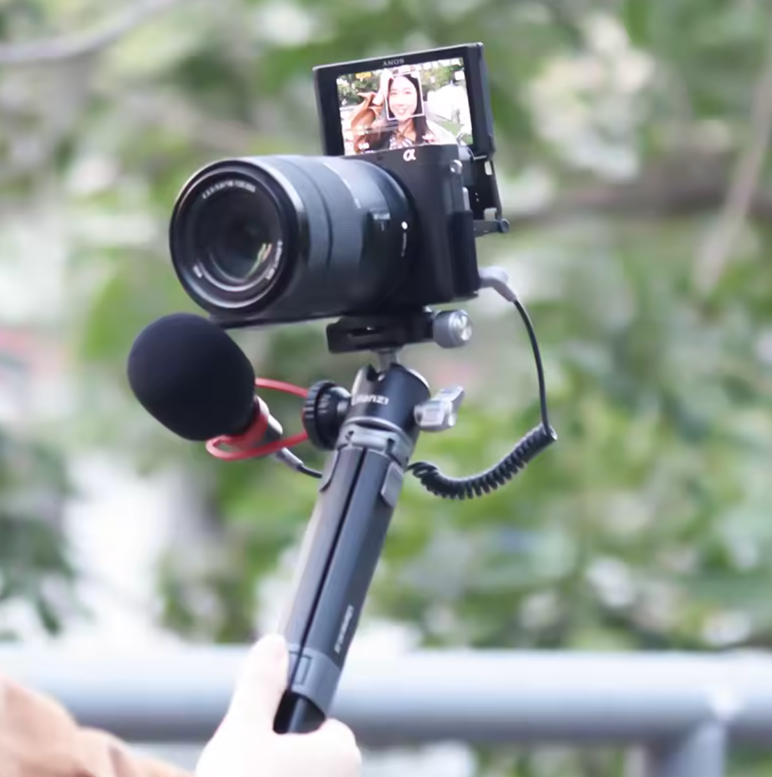 Ulanzi MT-24 Tischstativ Vlogstativ Kameragriff 360° Rotation Kugelkopf Stativ